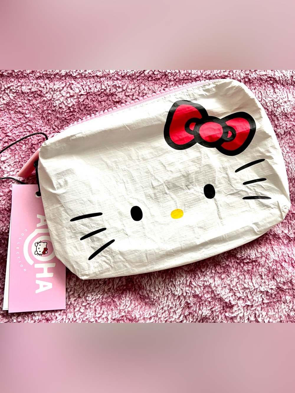 🌸ALOHA Collection x Hello Kitty face mini pouch